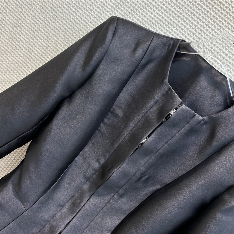 louis vuitton LV single breasted diamond button waist suit