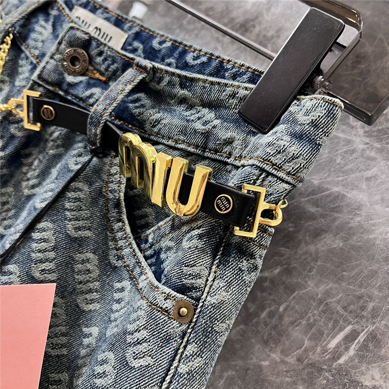 M1um1u letter jacquard chain belt denim shorts