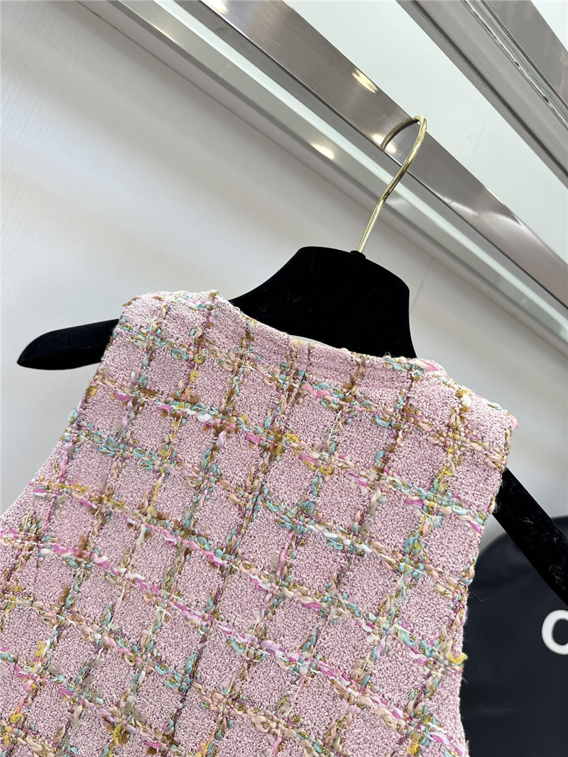 Ch**el v-neck vertical-breasted vest