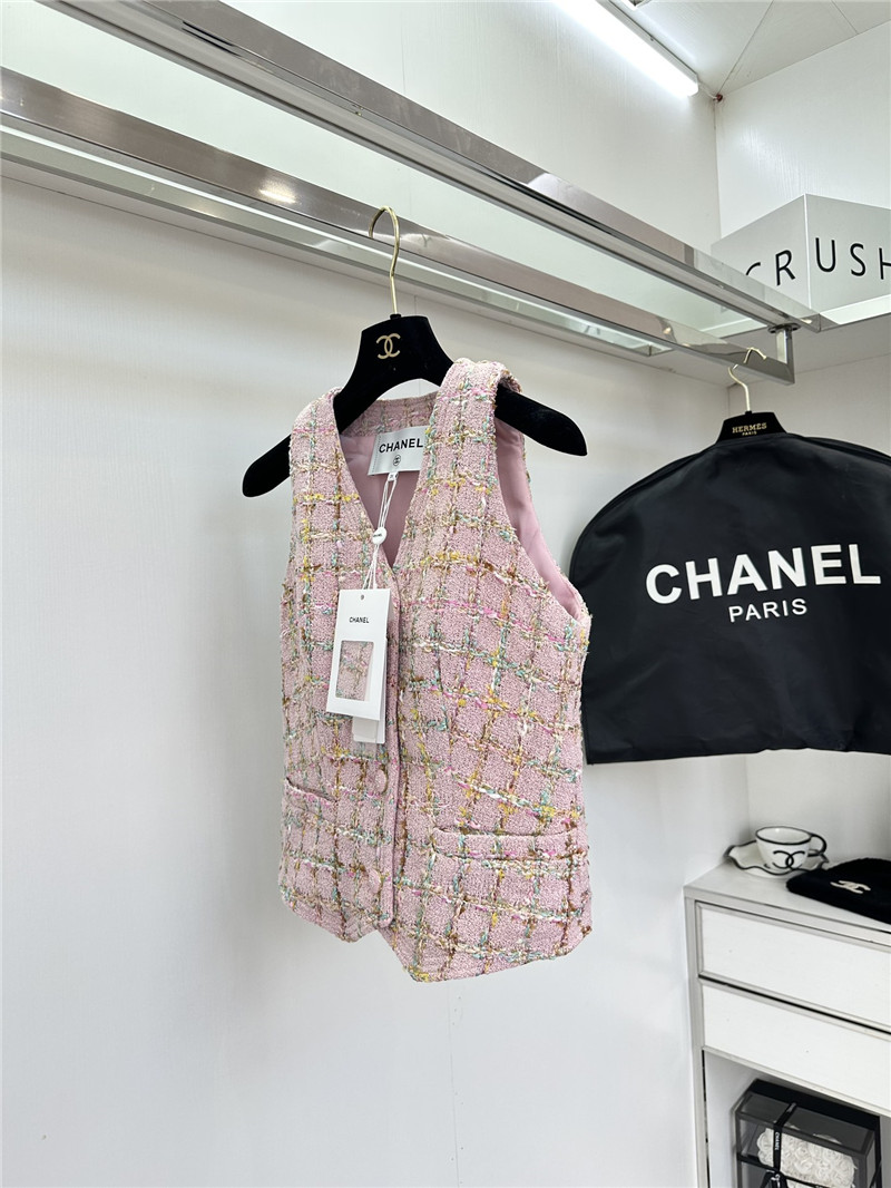 Ch**el v-neck vertical-breasted vest