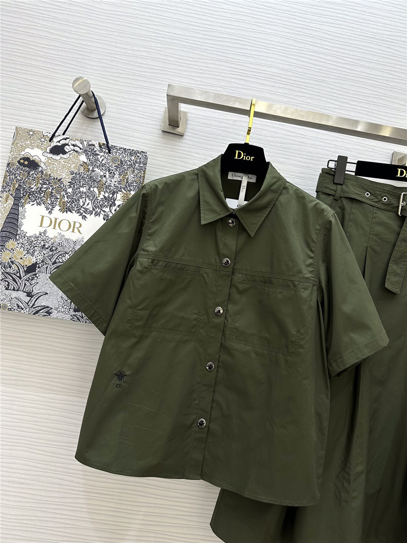 D10r short loose shirt