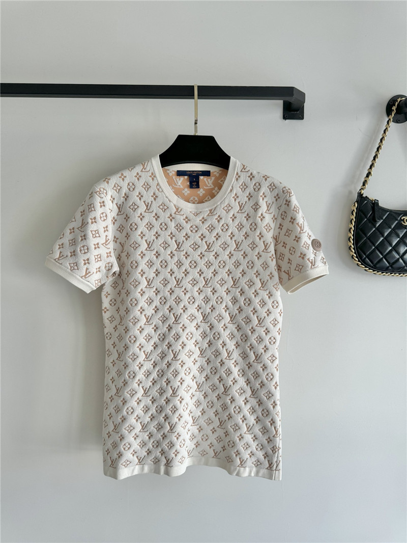 l0vis Vvtt0n lv sweater + high-waisted slim skirt suit