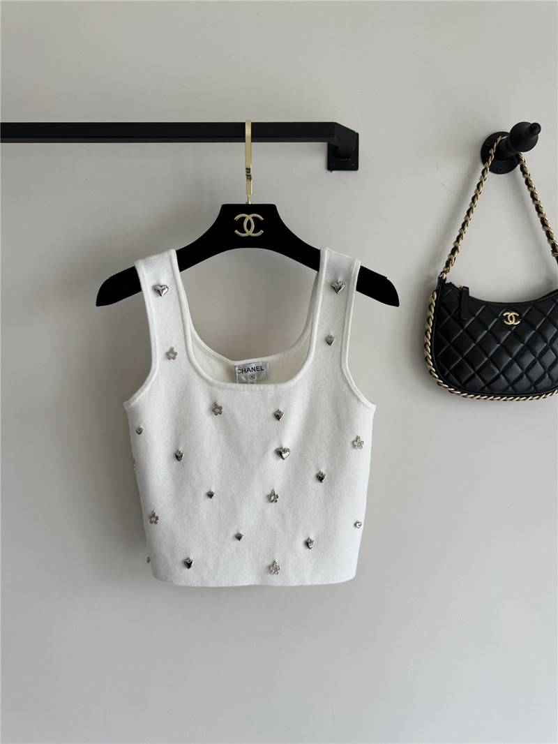 Ch**el new short vest