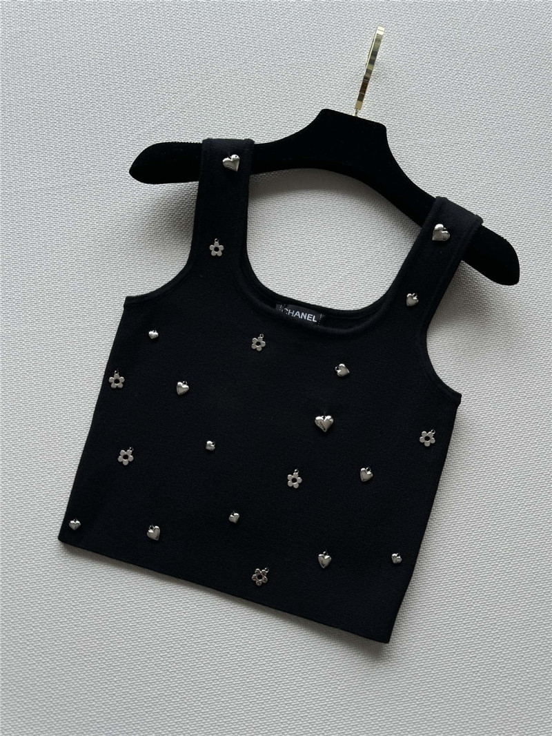 Ch**el new short vest