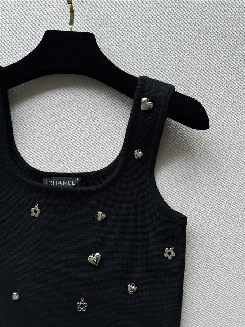 Ch**el new short vest