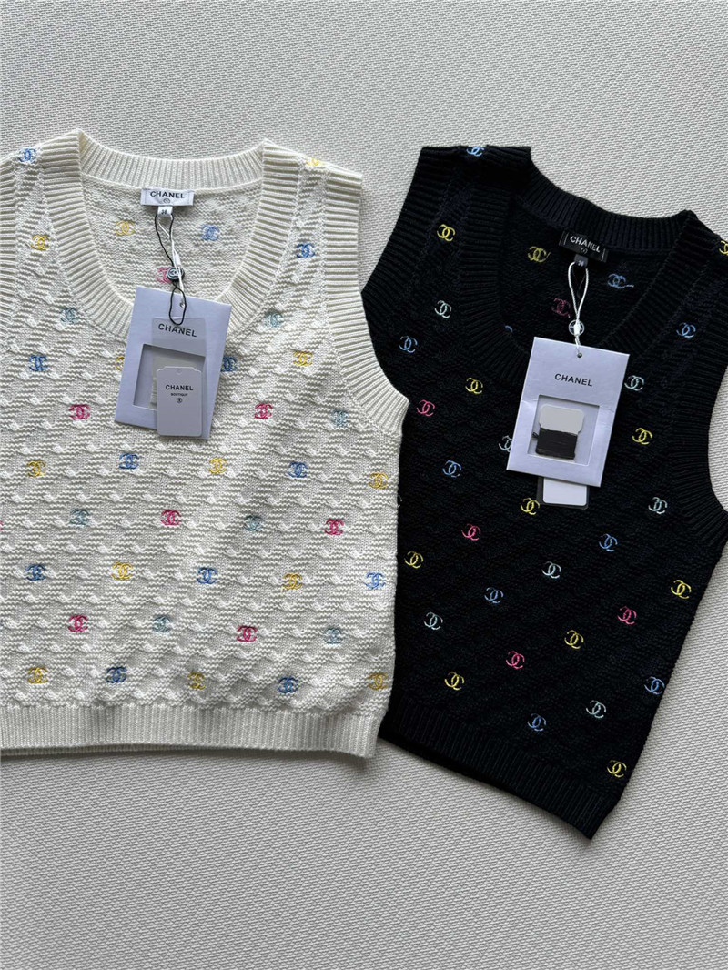 Ch**el colorful full logo vest black