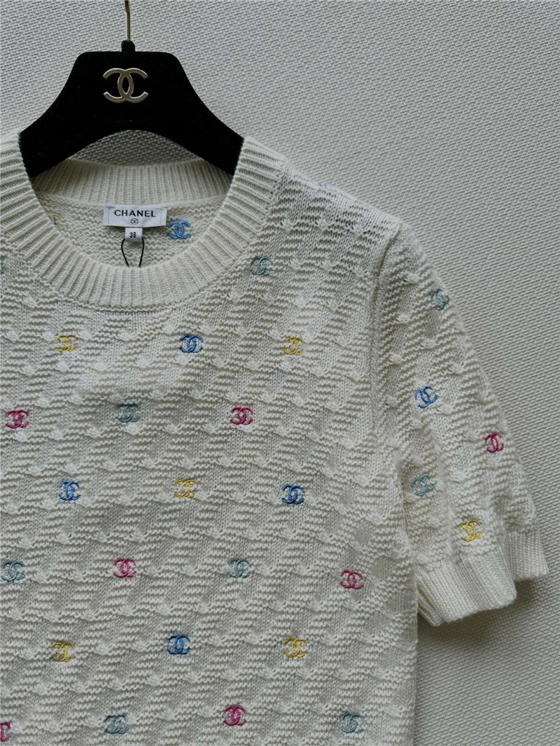 Ch**el colorful logo knit t-shirt white
