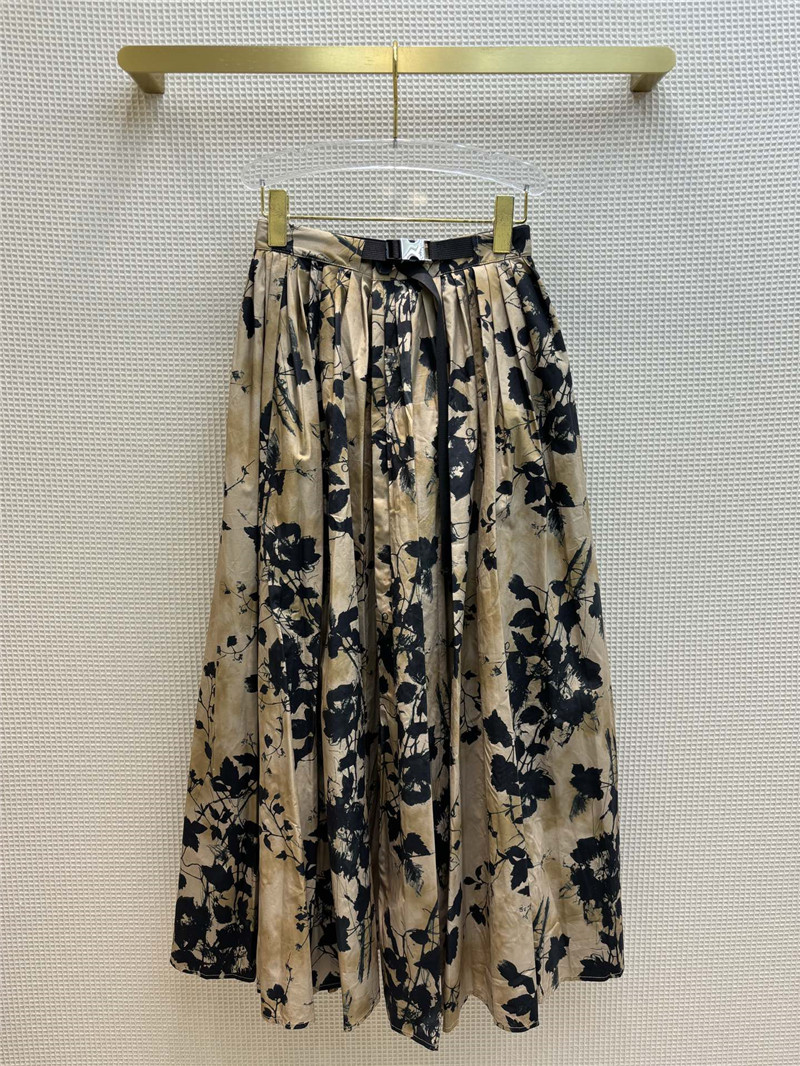 D10r french black floral print functional button long skirt