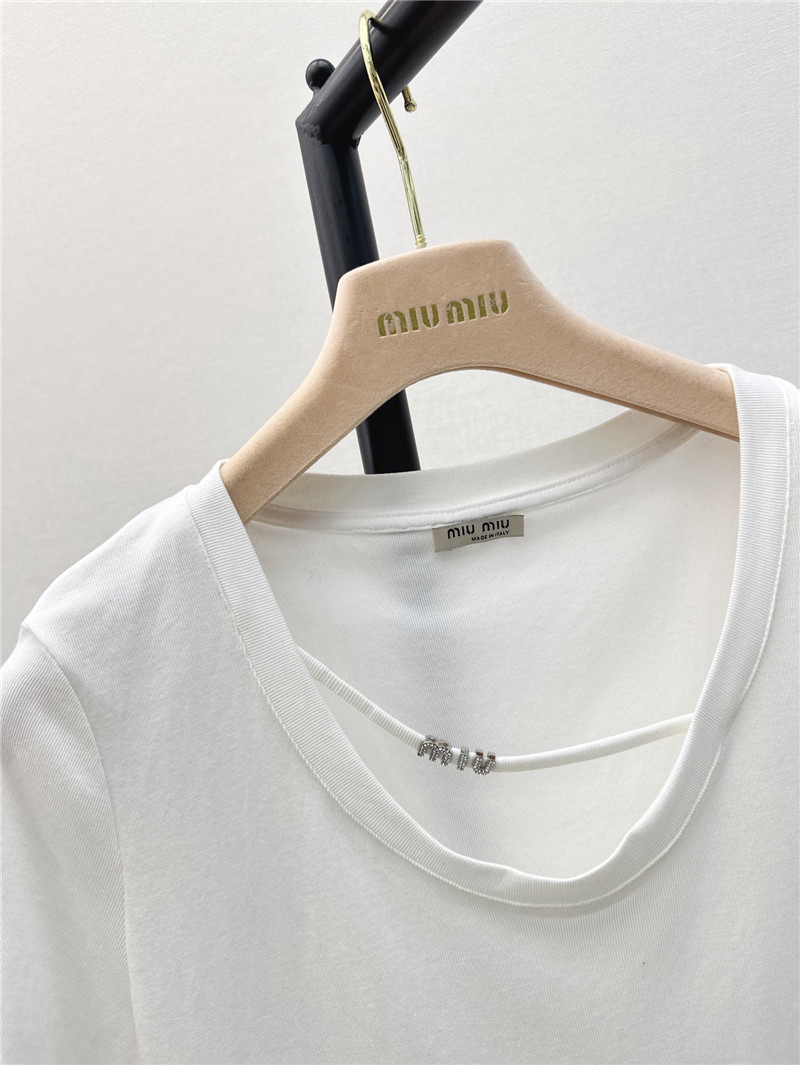M1um1u slim fit u-neck t-shirt