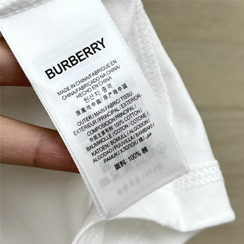 Bv*b*rry chain graffiti print cotton t-shirt