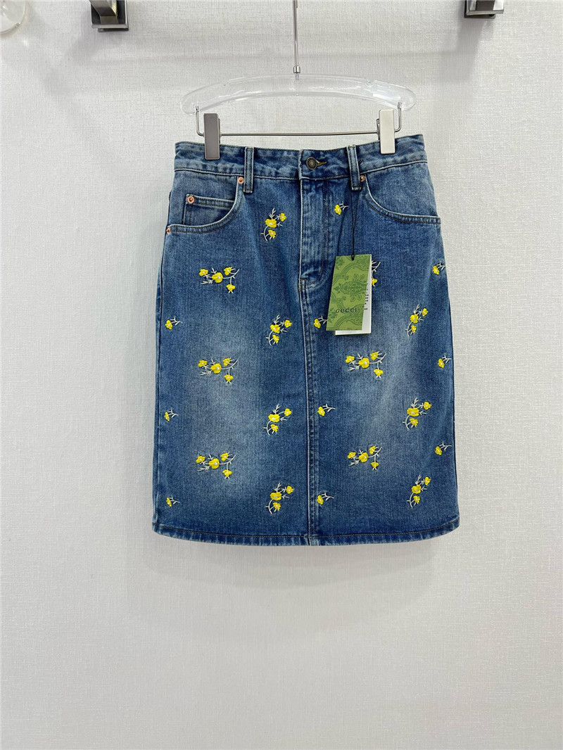 Gvc*1 contrast floral embroidered denim skirt