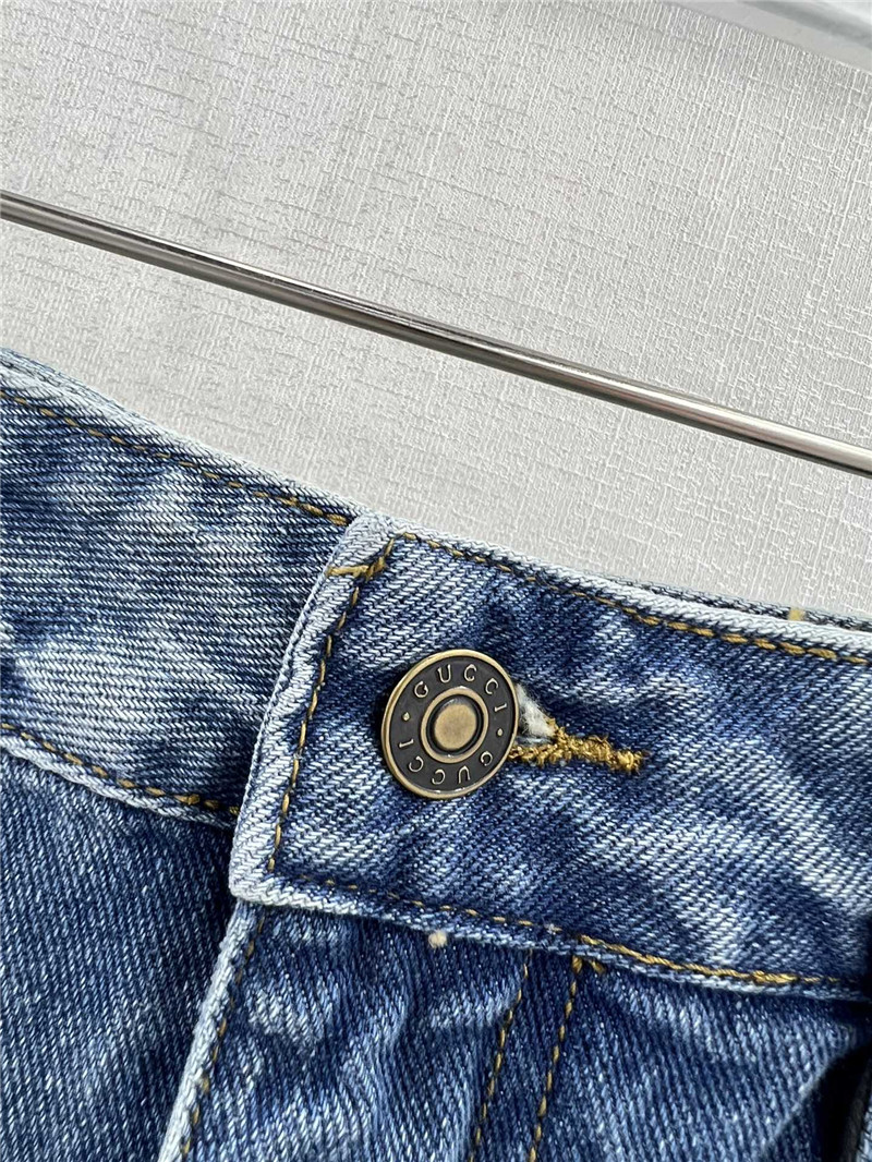 Gvc*1 contrast floral embroidered denim skirt