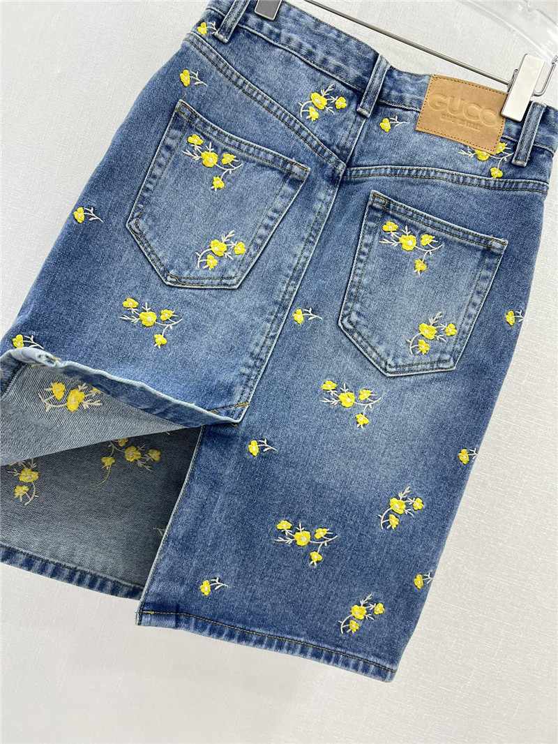 Gvc*1 contrast floral embroidered denim skirt