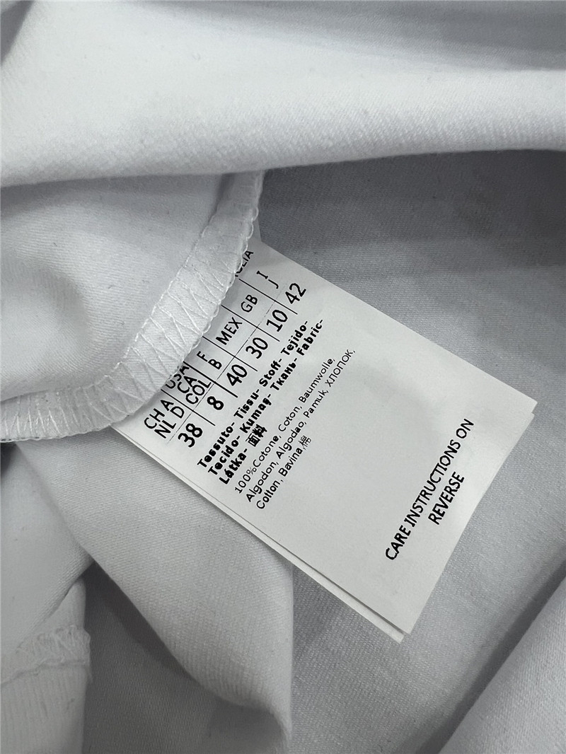 Vanitoo gold lettering printed front and back T-shirt