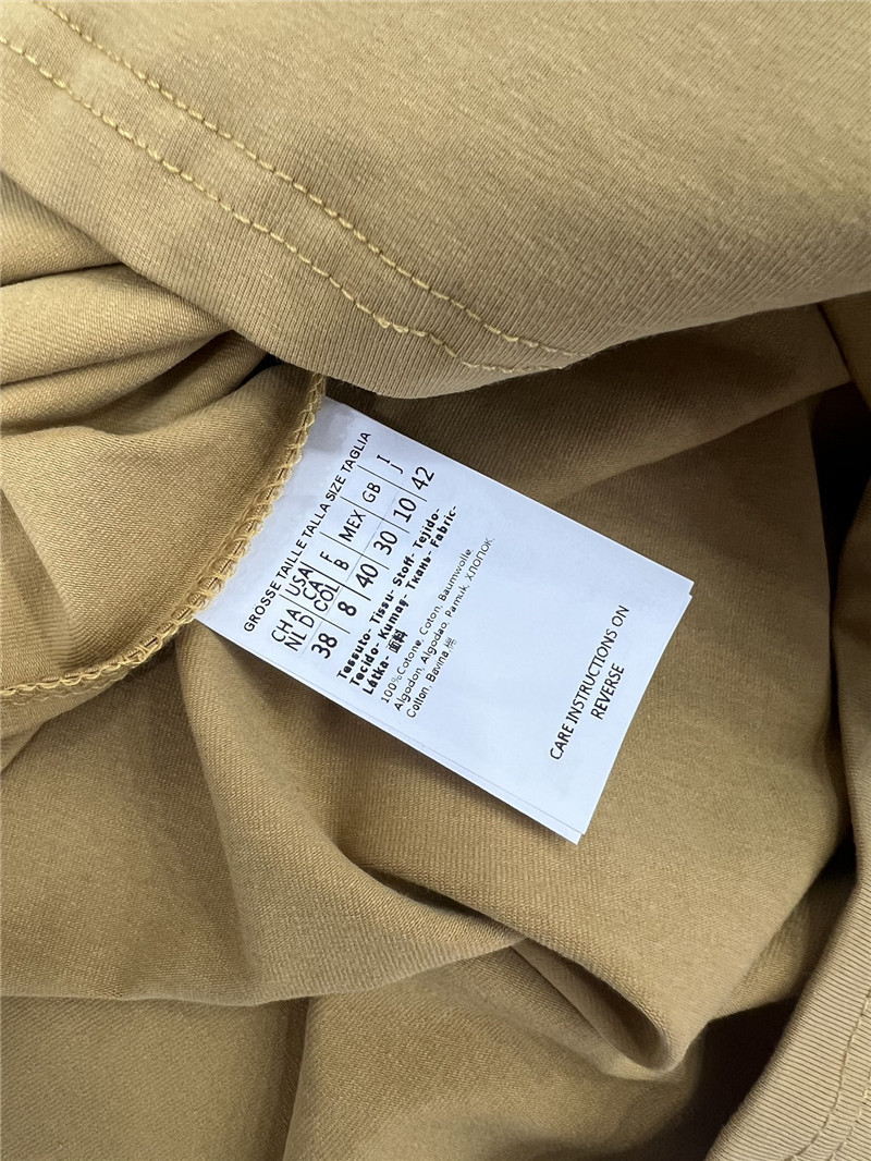 Vanitoo gold lettering printed front and back T-shirt