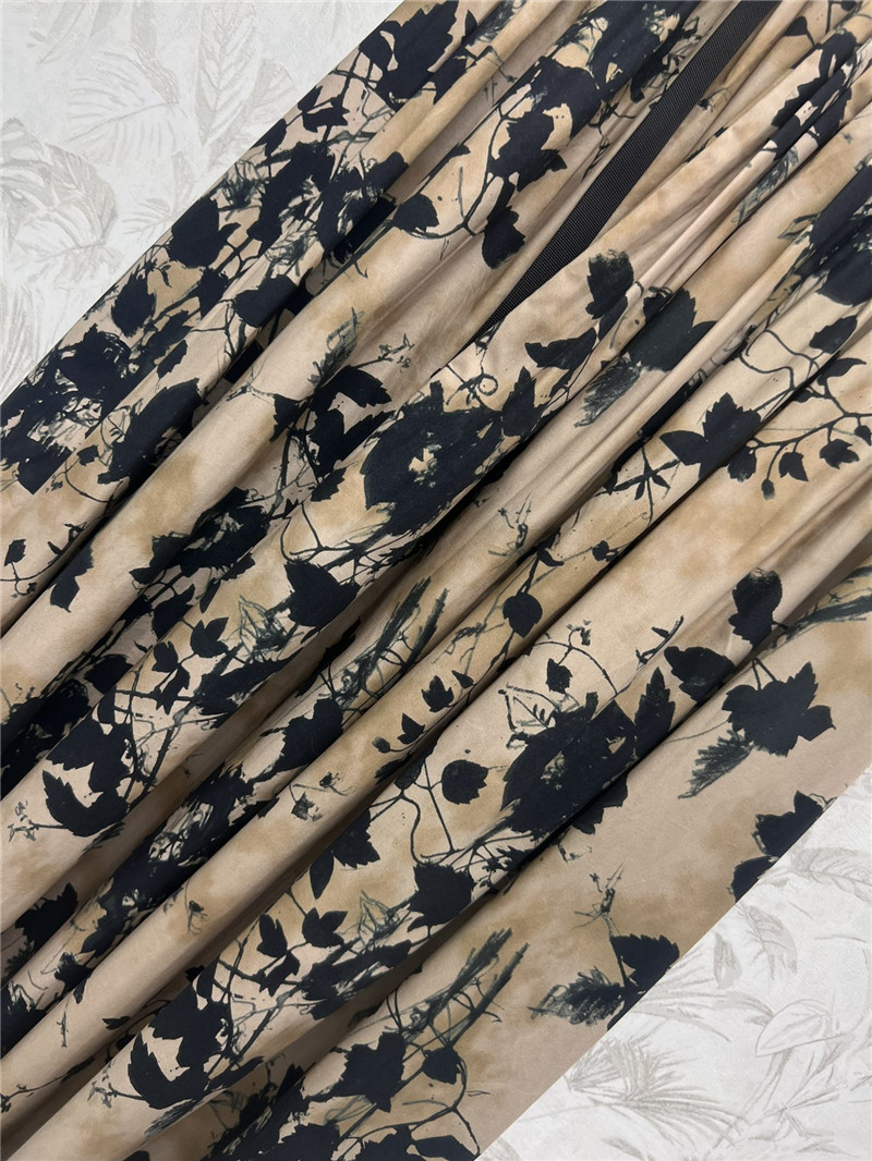 D10r black floral print technical pleated skirt