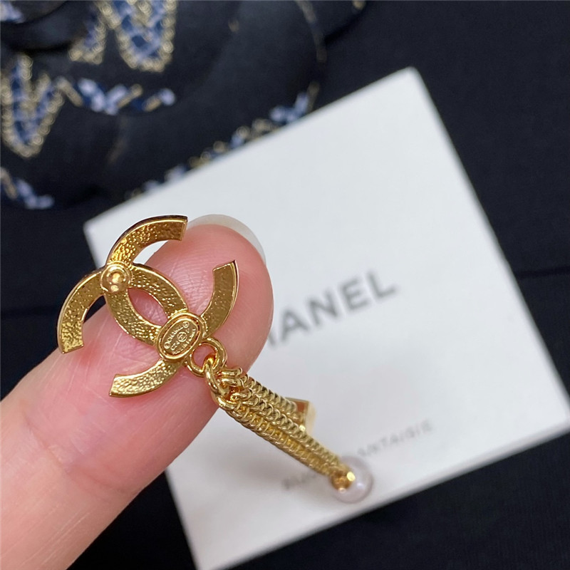 ch**el D1am0nd double c pearl square D1am0nd earrings