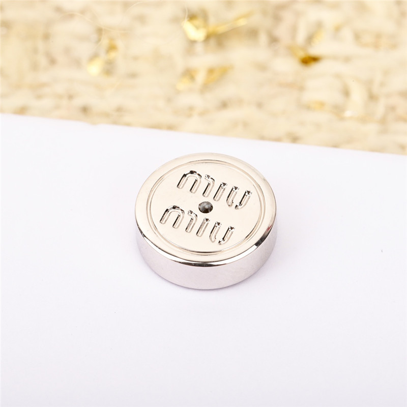 M1um1u square earrings