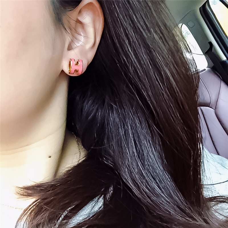 H**me5 denier earrings