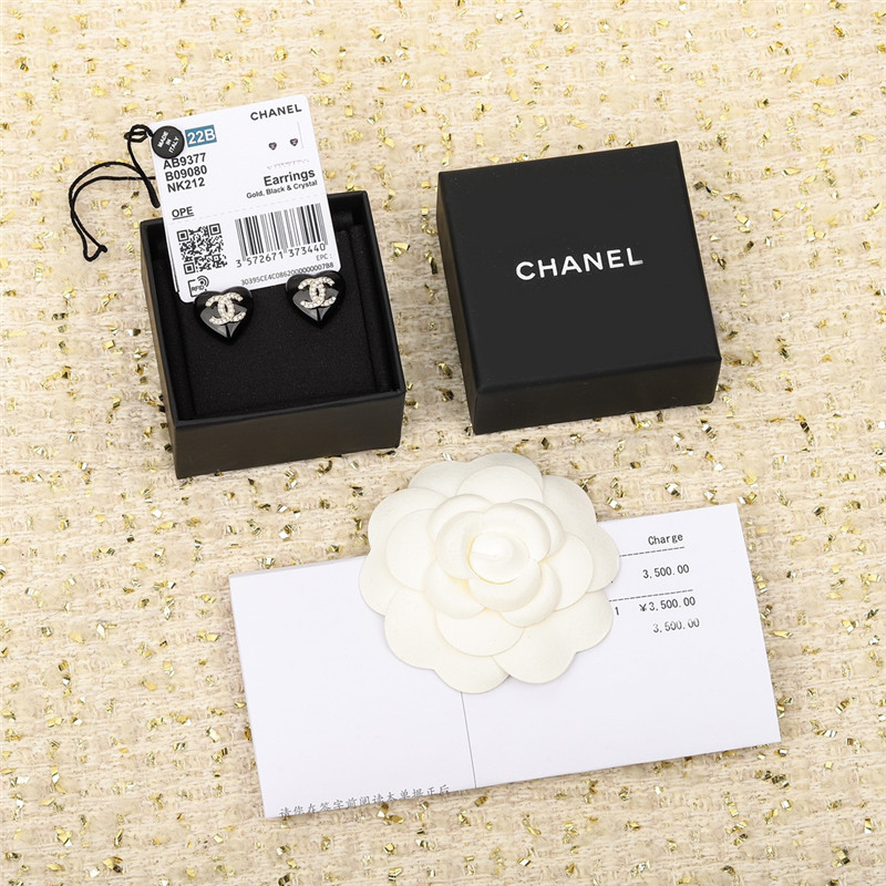 Ch**el love double c earrings
