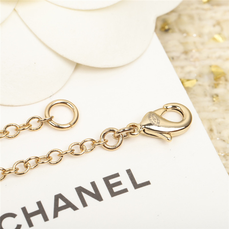 ch**el colorful D1am0nd double c necklace