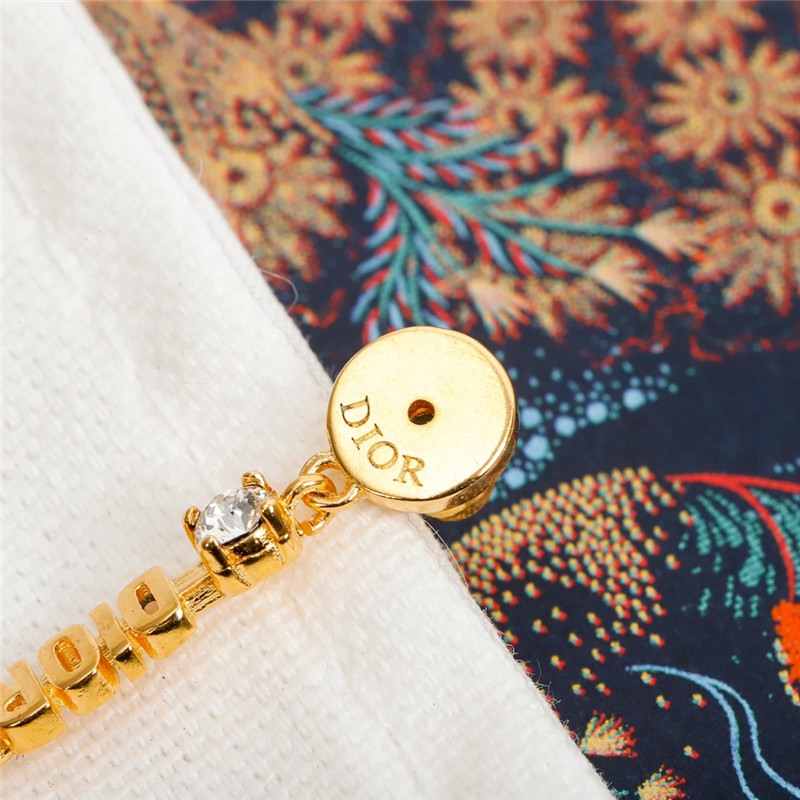 D10r new left and right asymmetrical earrings