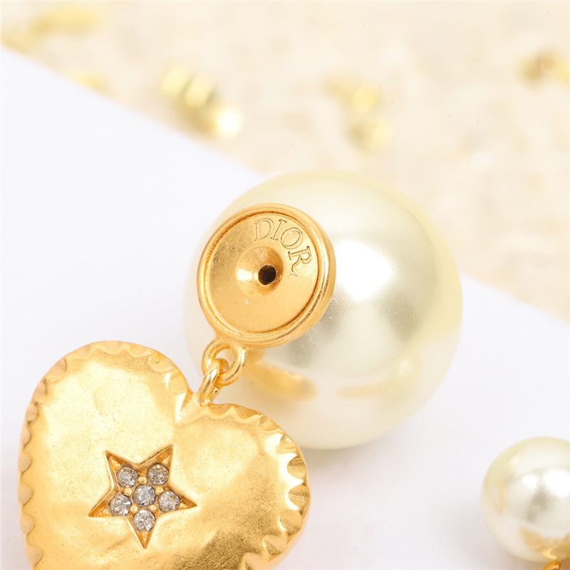 D10r love pearl earrings