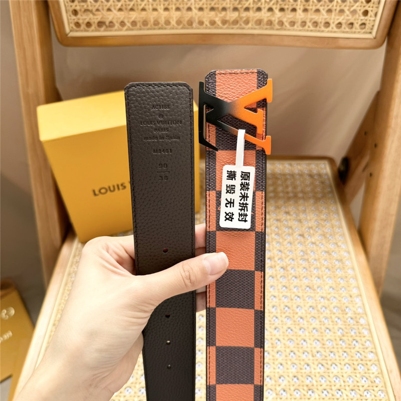 l0vis Vvtt0n lv plaid canvas with pebbled bottom belt