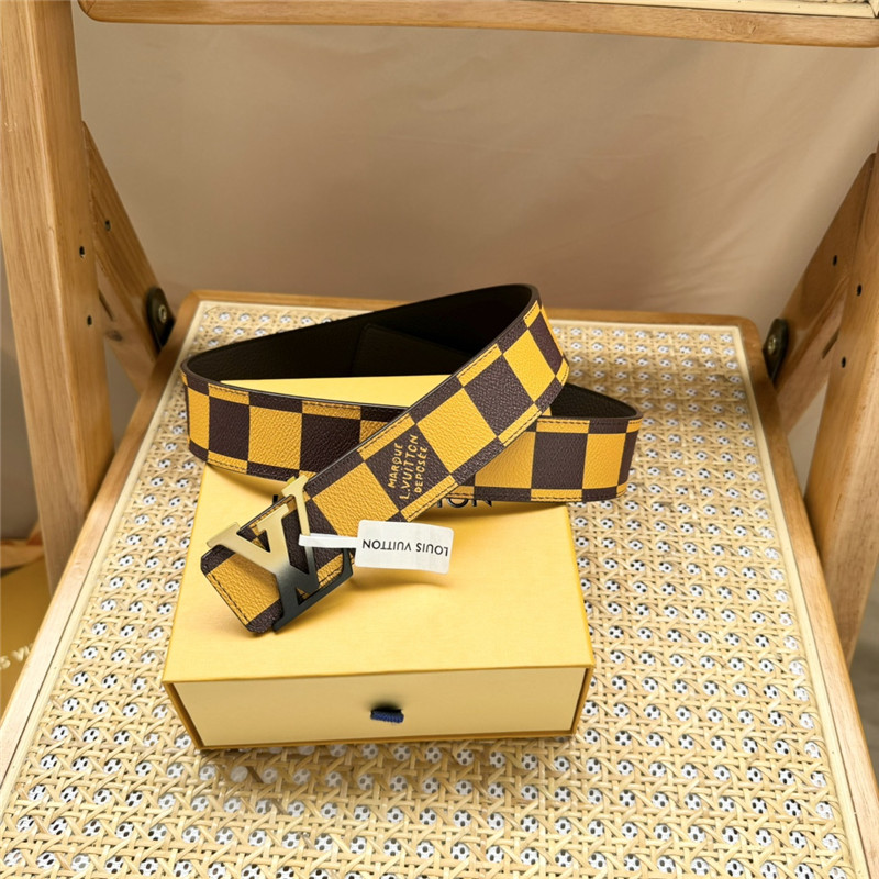 l0vis Vvtt0n lv plaid canvas with pebbled bottom belt