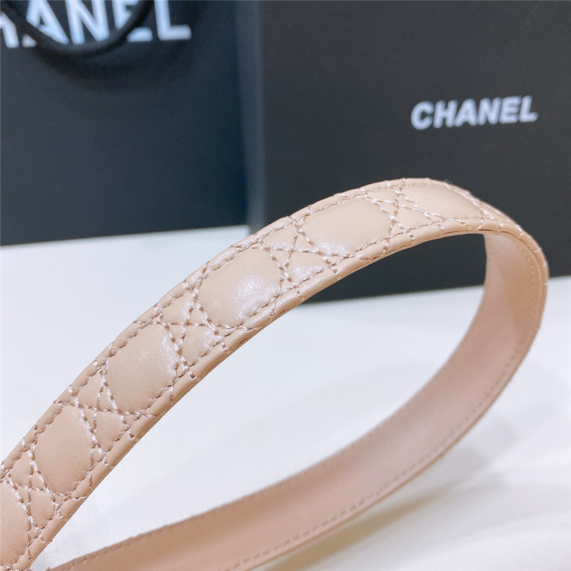 ch**el D1am0nd lambskin with plain bottom belt