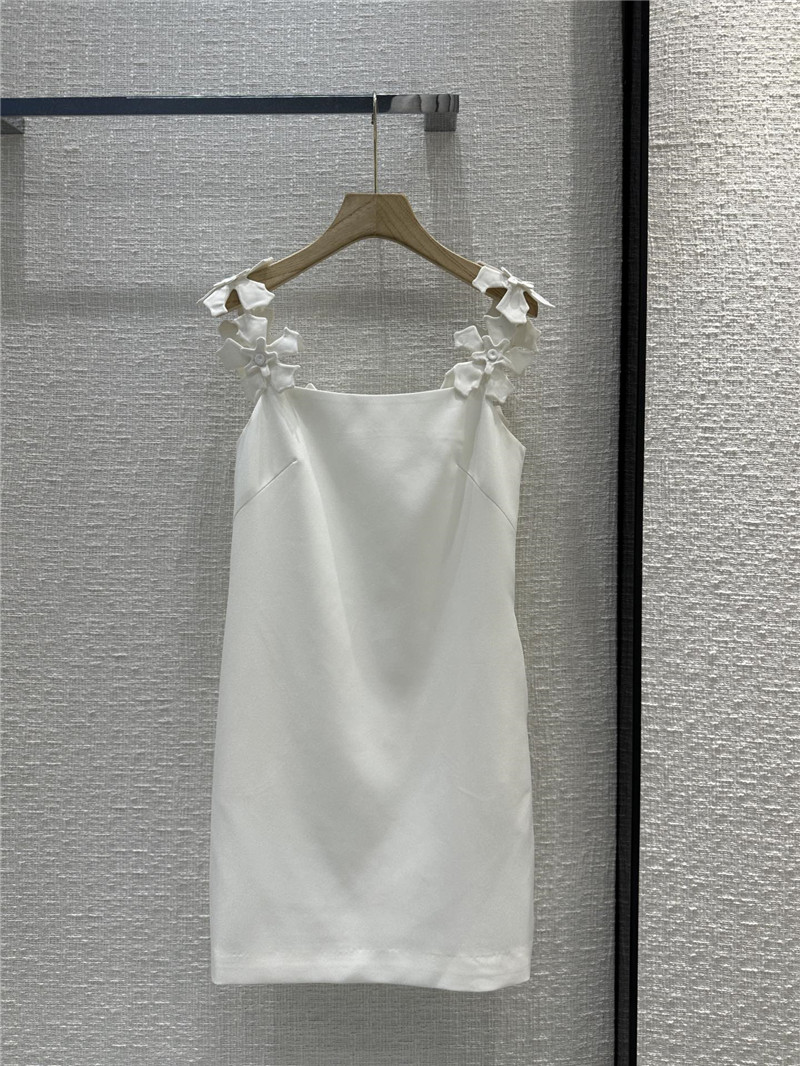 Va1e*ntin0 three-dimensional floral suspender dress replica clothing