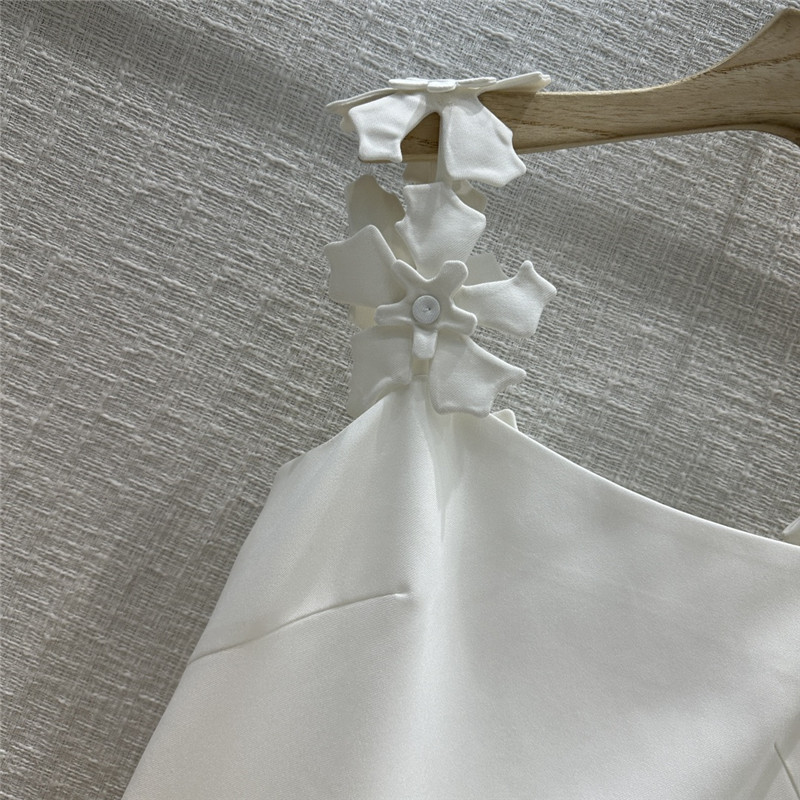 Va1e*ntin0 three-dimensional floral suspender dress replica clothing