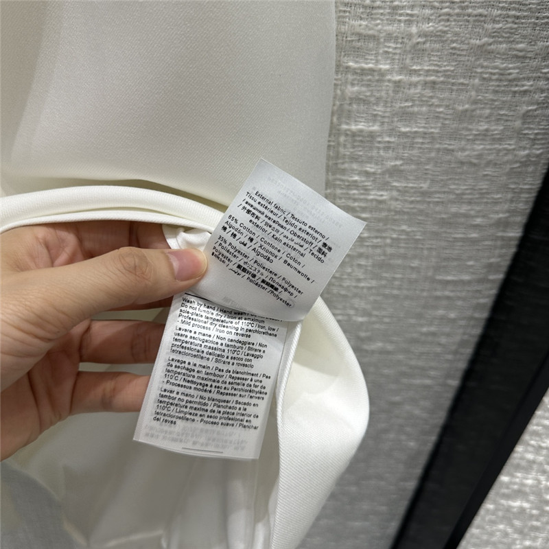 Va1e*ntin0 three-dimensional floral suspender dress replica clothing