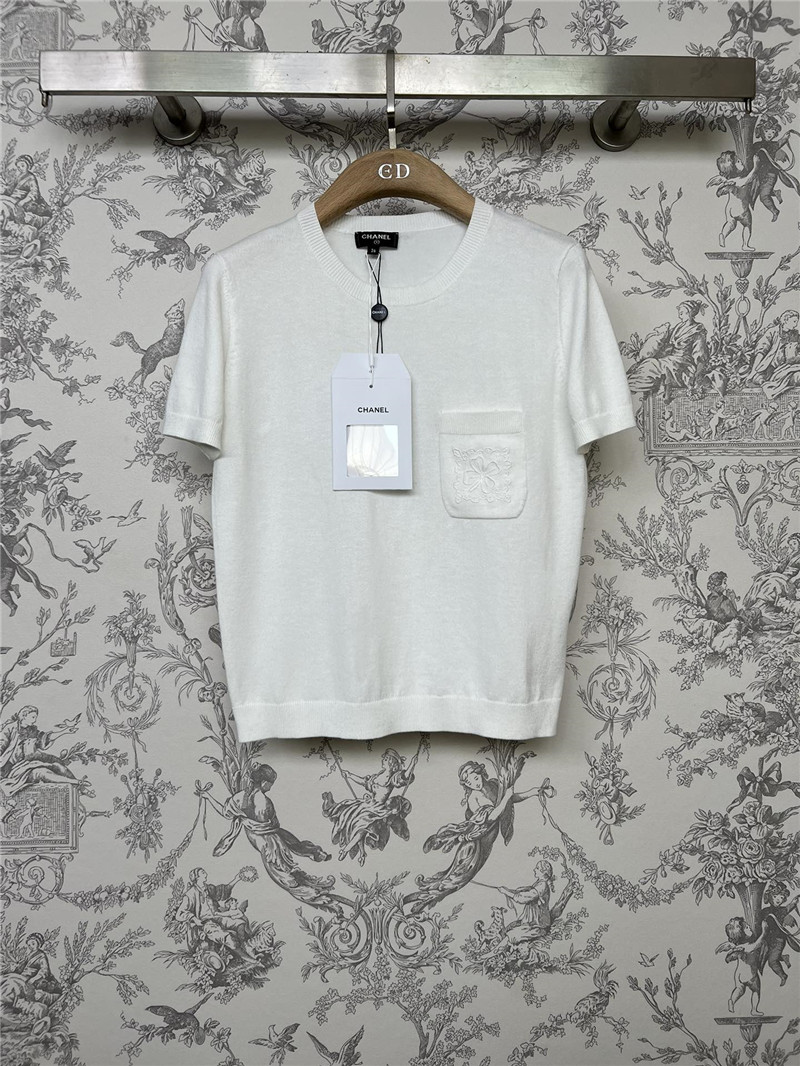 L0ew* pocket embroidered knit t-shirt white