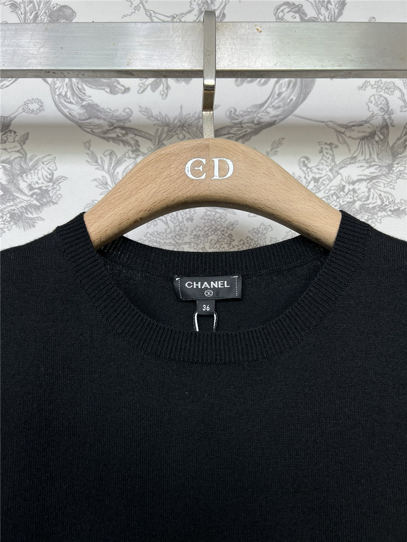 L0ew* pocket embroidered knit t-shirt black