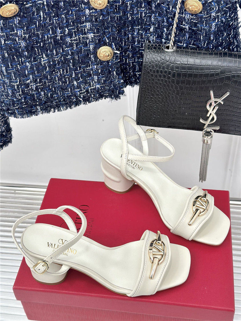 va1e*ntin0 thick heel sandals ma1s0n Marg*e1a replica shoes