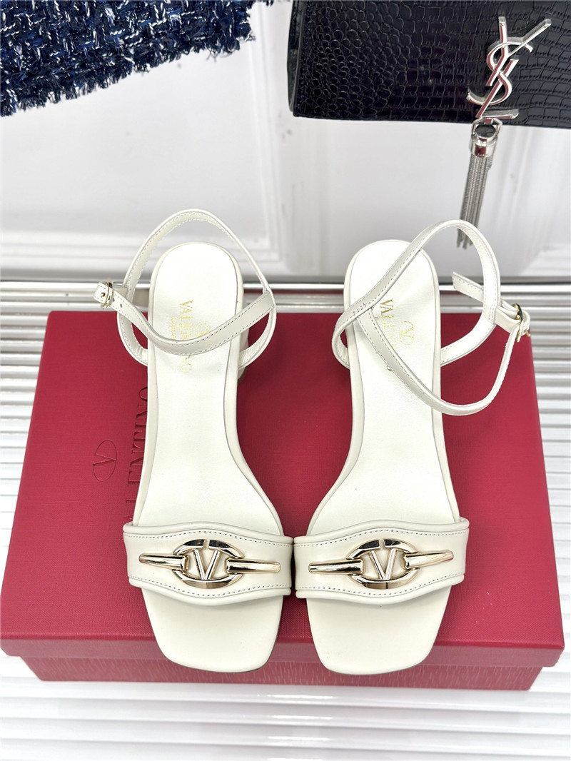 va1e*ntin0 thick heel sandals ma1s0n Marg*e1a replica shoes