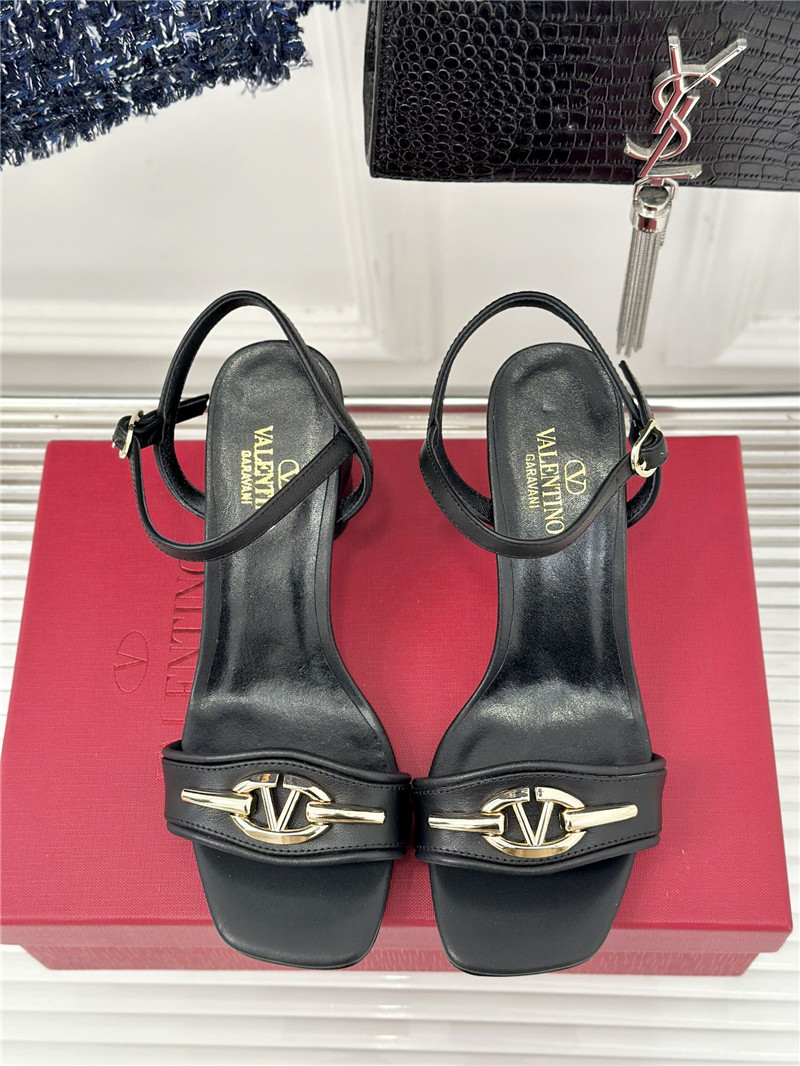va1e*ntin0 thick heel sandals ma1s0n Marg*e1a replica shoes