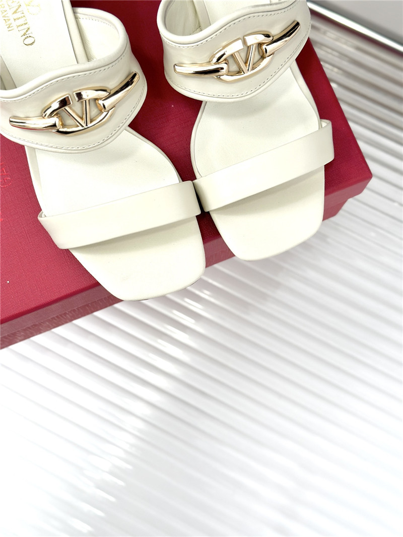 va1e*ntin0 thick heel sandals ma1s0n Marg*e1a replica shoes