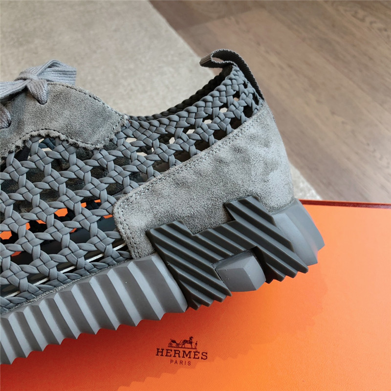 H**me5 women’s gray bouncing sneakers