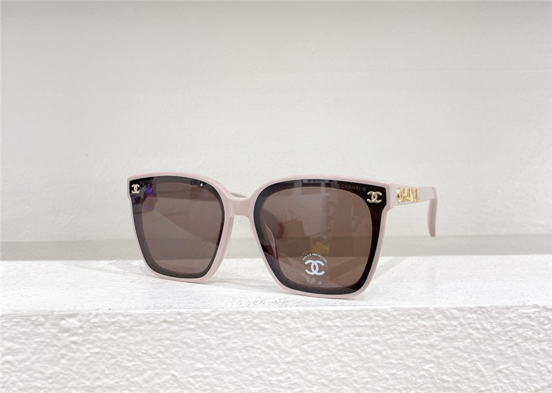 Ch**el noble and elegant sunglasses