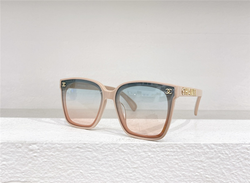 Ch**el noble and elegant sunglasses