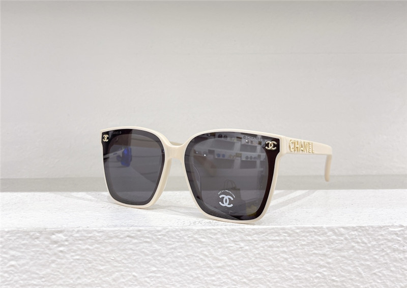 Ch**el noble and elegant sunglasses
