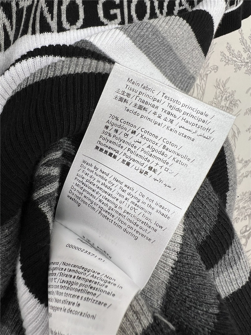 Va1e*ntin0 new knitted short sleeve replica d&g clothing