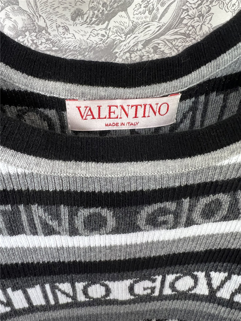 Va1e*ntin0 black striped knitted vest