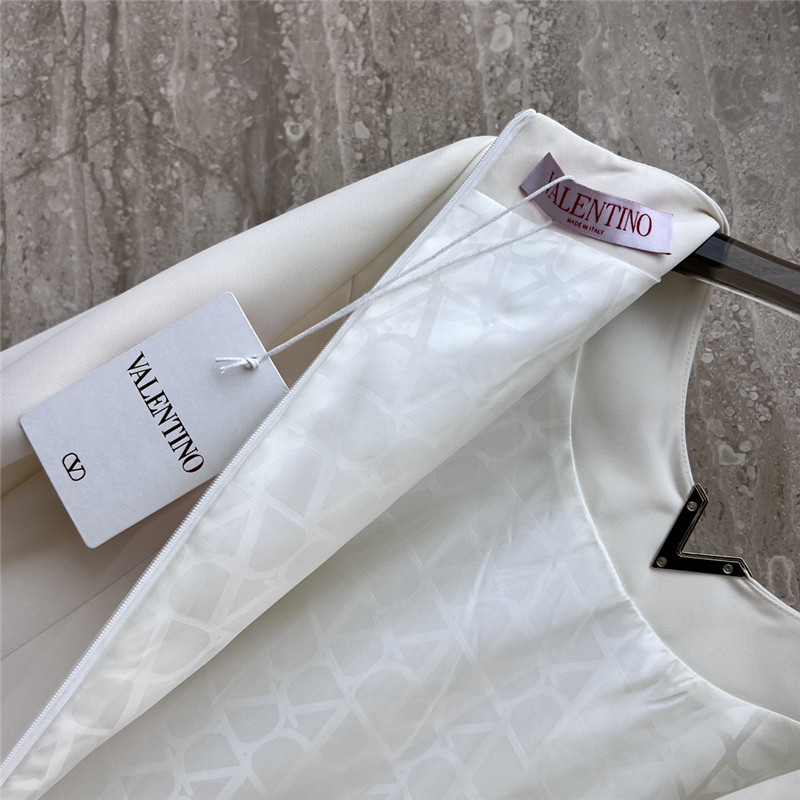 Va1e*ntin0 round neck long sleeve dress replica d&g clothing