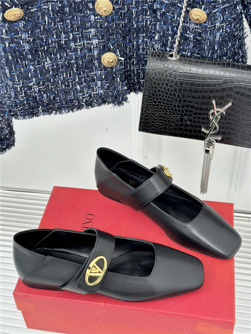 Va1e*ntin0 metal v buckle mary jane shoes replica designer shoes