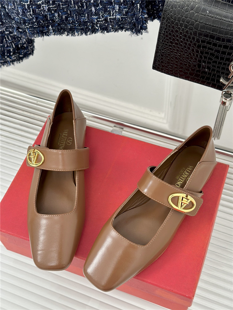 Va1e*ntin0 metal v buckle mary jane shoes replica designer shoes