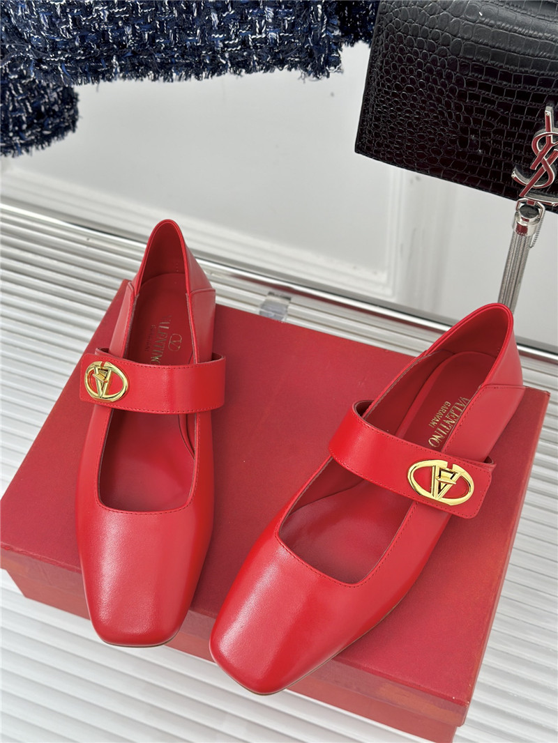 Va1e*ntin0 metal v buckle mary jane shoes replica designer shoes