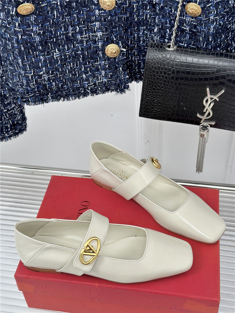 Va1e*ntin0 metal v buckle mary jane shoes replica designer shoes